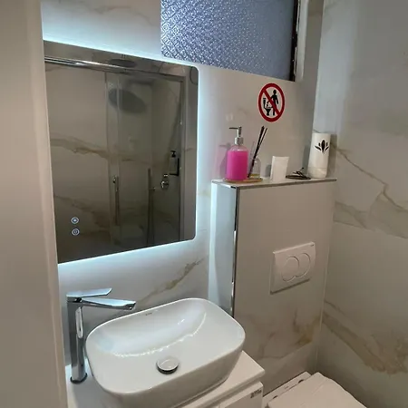 Apartamento Amad Tirana